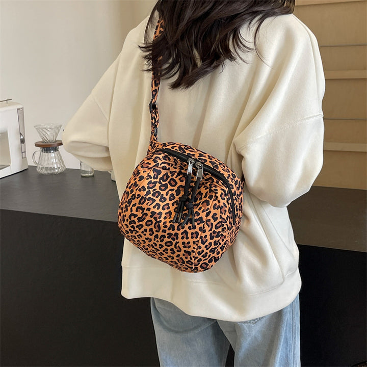 Damen Umhängetasche mit modischem Leopardenmuster und praktischem Fächerdesign Nord Taschen