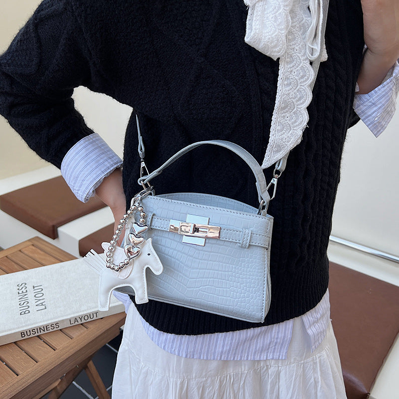 Damen-Handtasche mit elegantem Krokodil-Design und modischem Anhänger Nord Taschen
