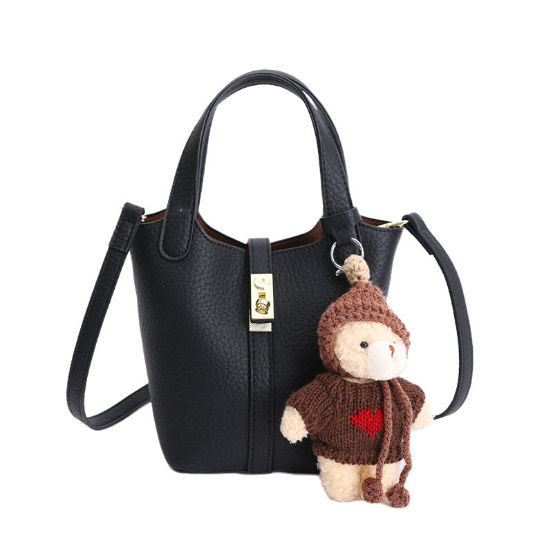 Damen Mini-Handtasche mit verspieltem Tieranhänger Nord Taschen