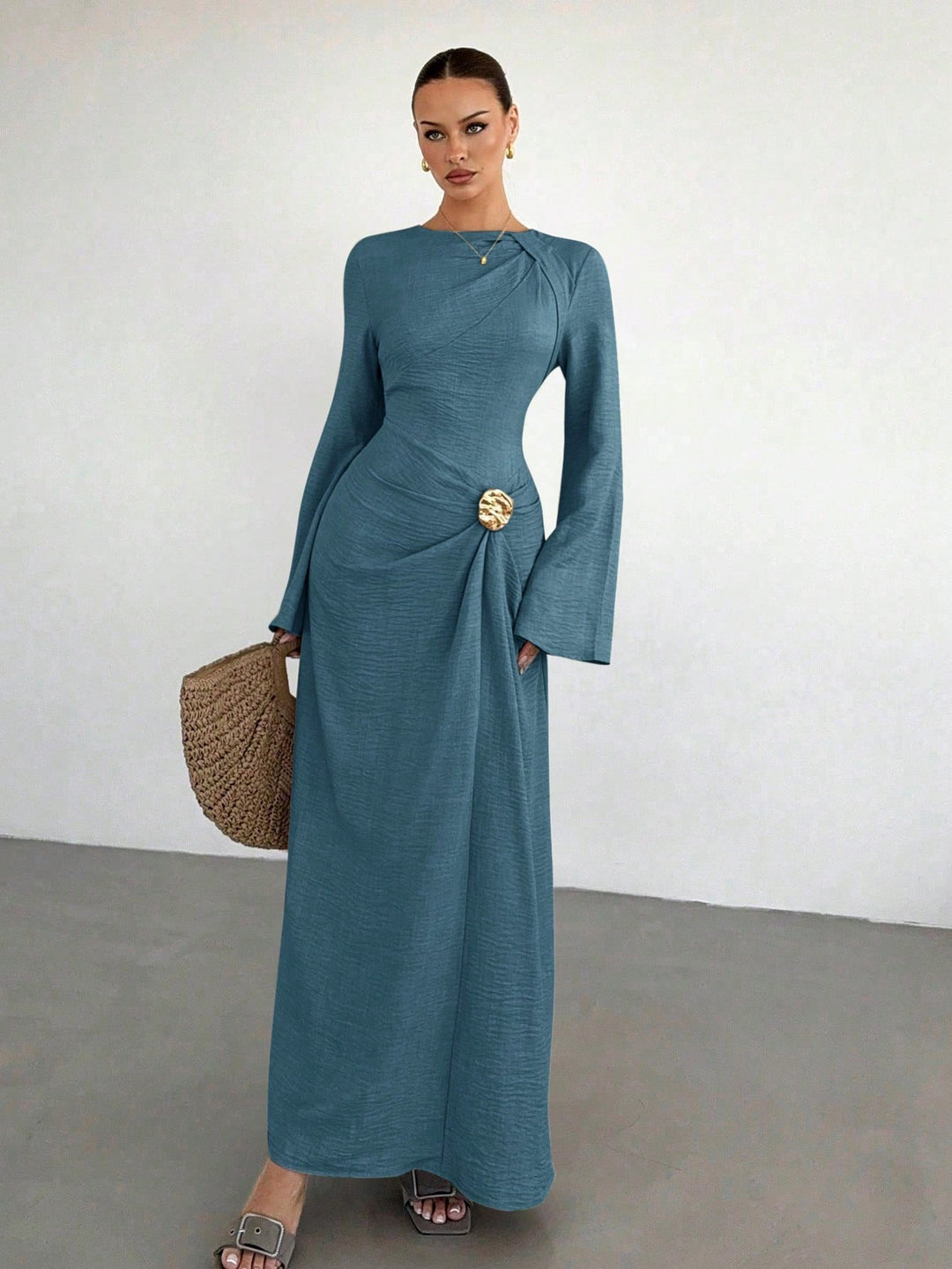 Damen Maxikleid mit Drapierung, Zierbrosche und weiten Trompetenärmeln Nord Taschen