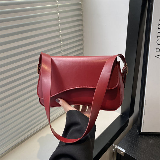 Damen Umhängetasche aus hochwertigem Kunstleder mit elegantem Klappverschluss Nord Taschen