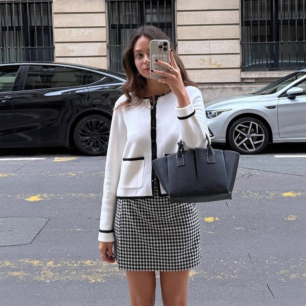 Damen Feiner Kontrast-Knopfleisten‑Cardigan mit Paspelung und aufgesetzten Taschen Nord Taschen