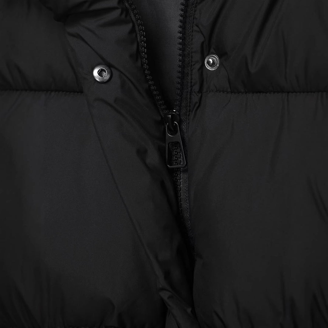 Damen Kurze boxy Funktionsjacke mit Kapuze, wattierter Isolierung und diagonalen Reißverschlusstaschen Nord Taschen