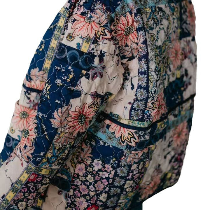 Damen Patchwork‑Steppjacke mit Blumenmuster, gerader Silhouette und aufgesetzten Taschen Nord Taschen