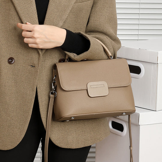 Damen Umhängetasche mit strukturiertem Leder und verstellbarem Schulterriemen Nord Taschen