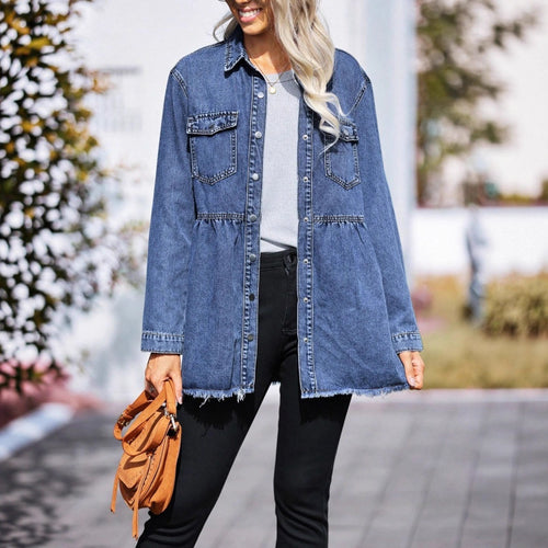 Damen taillierte Longline-Denimjacke mit geraffter Taille, Druckknopfleiste & ausgefranstem Saum Nord Taschen