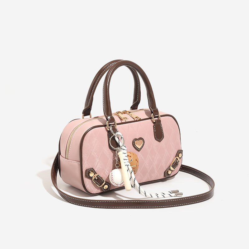 Damen eleganter Markenhandtasche mit verspieltem Schmuckanhänger Nord Taschen