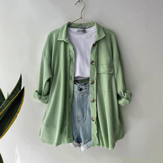 Damen Oversized Cordhemdjacke aus Breitcord mit Brusttasche und Holzknöpfen Nord Taschen