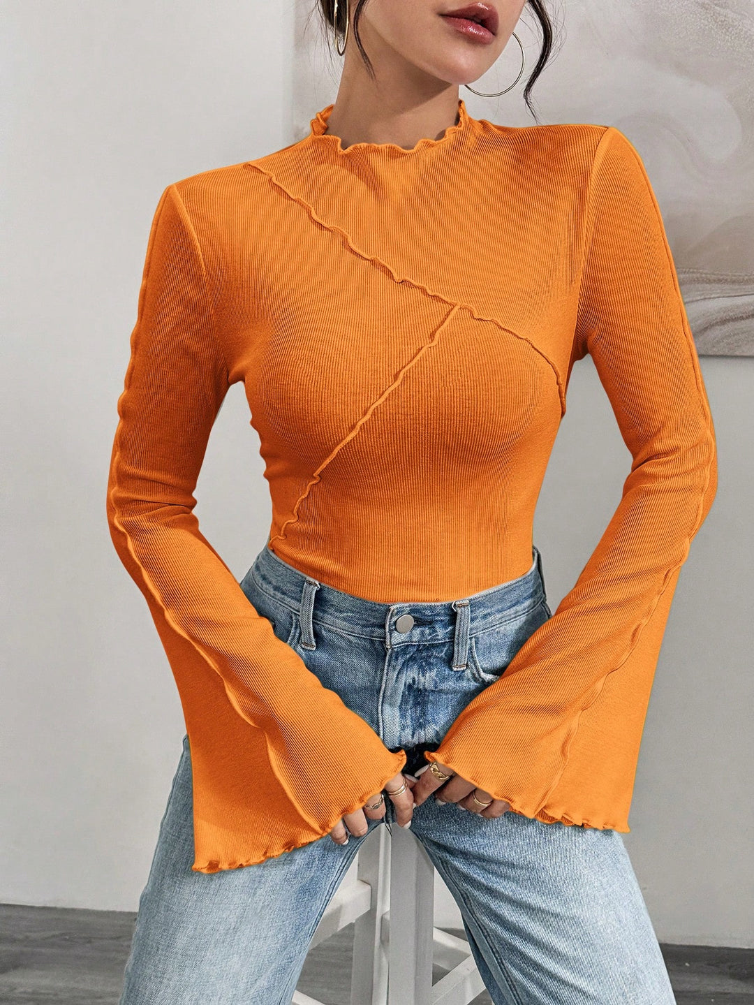 Damen Enganliegendes Geripptes Langarmshirt mit Stehkragen und Kräuselsaum Nord Taschen