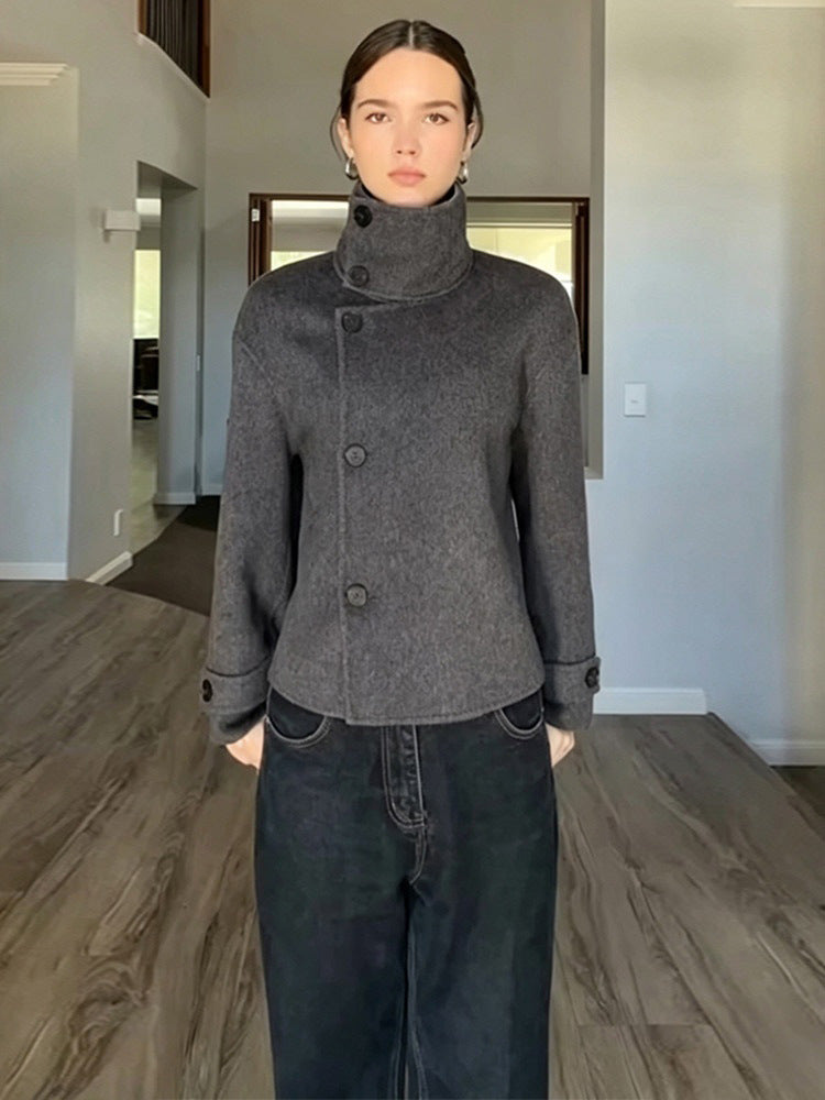 Damen Kurzer Wollmix-Mantel mit asymmetrischer Knopfleiste und hohem Stehkragen Nord Taschen