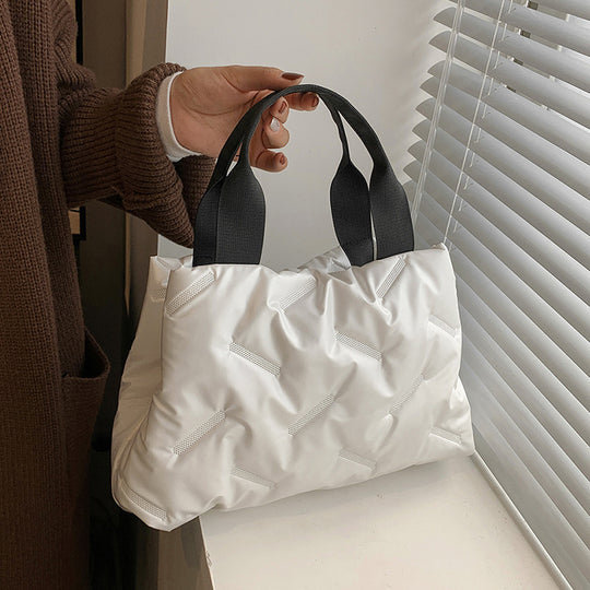 Damen trendy Sporttasche mit strukturiertem Design und robusten Tragegriffen Nord Taschen