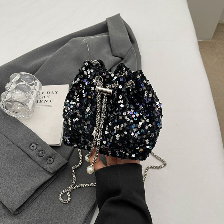 Damen Glitzernde Beuteltasche mit elegantem Kettenriemen Nord Taschen