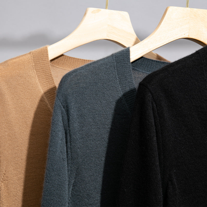 Herren Feiner V‑Ausschnitt-Pullover aus Merinomischung mit leichtem Strukturstrick Nord Taschen