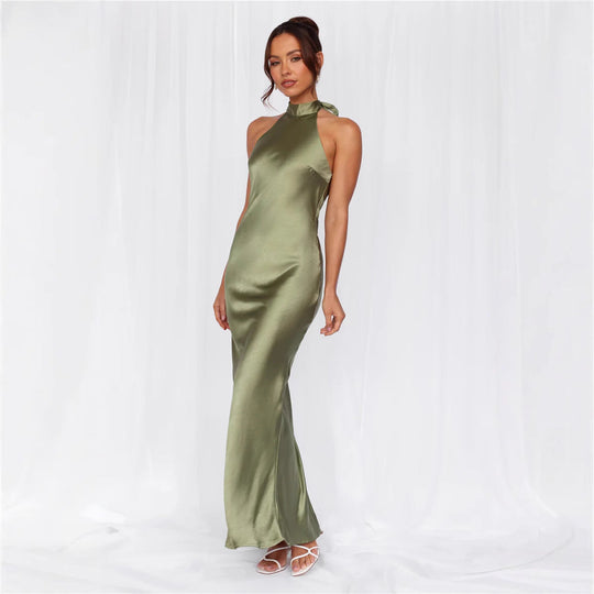 Damen Elegantes Satin-Maxikleid mit hohem Kragen und körpernahem Schnitt Nord Taschen
