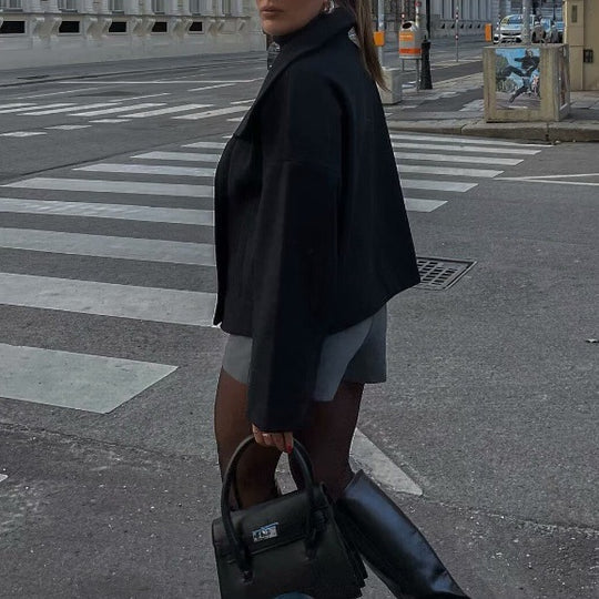 Damen Kurzmantel im Oversize‑Cut mit Doppelreiher und weitem Umschlagkragen Nord Taschen