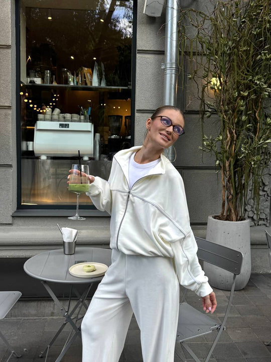 Damen sportive Oversize-Fleecejacke mit diagonaler Reißverschluss-Optik und weit geschnittener High-Waist-Jogginghose Nord Taschen