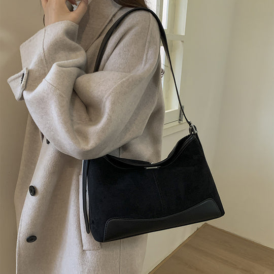 Damen Hobo-Tasche aus weichem Veloursleder mit eleganter Form Nord Taschen