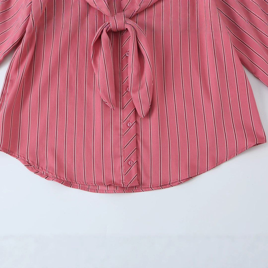 Damen Bluse mit Schleifenkragen, durchgehender Knopfleiste und Ballonärmeln Nord Taschen