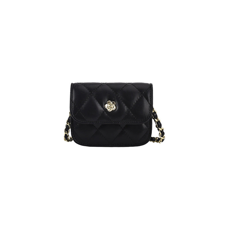 Damen Clutch mit stilvollem Kettenriemen und eleganter Steppung Nord Taschen