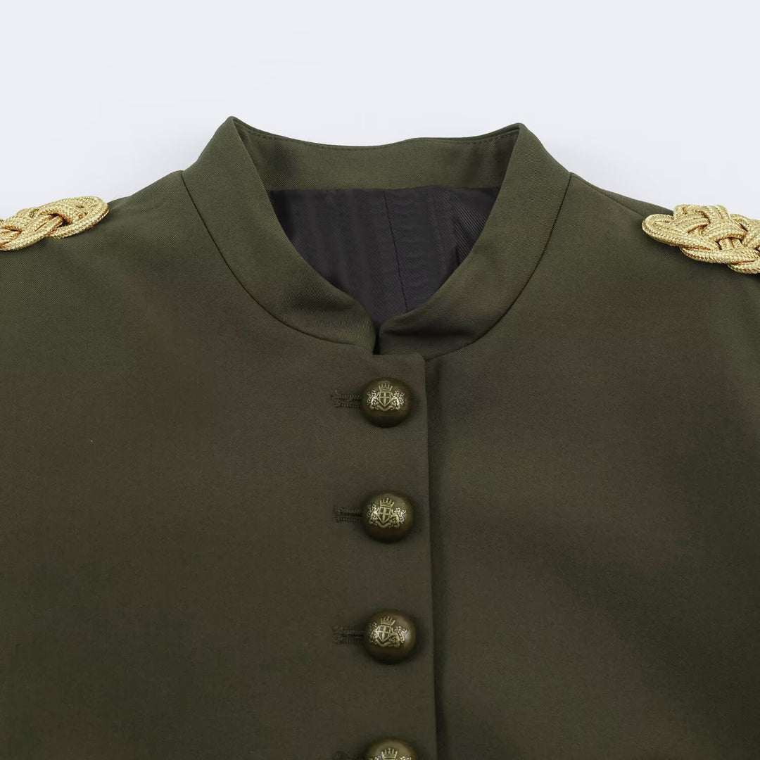 Damen Kurzer Militärblazer mit Stehkragen, goldverzierten Epauletten und dekorativen Knoten Nord Taschen