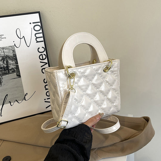 Damen elegante Mini-Henkeltasche mit gestepptem Design Nord Taschen