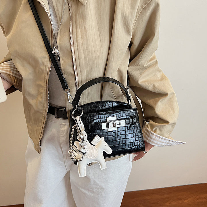 Damen-Handtasche mit elegantem Krokodil-Design und modischem Anhänger Nord Taschen
