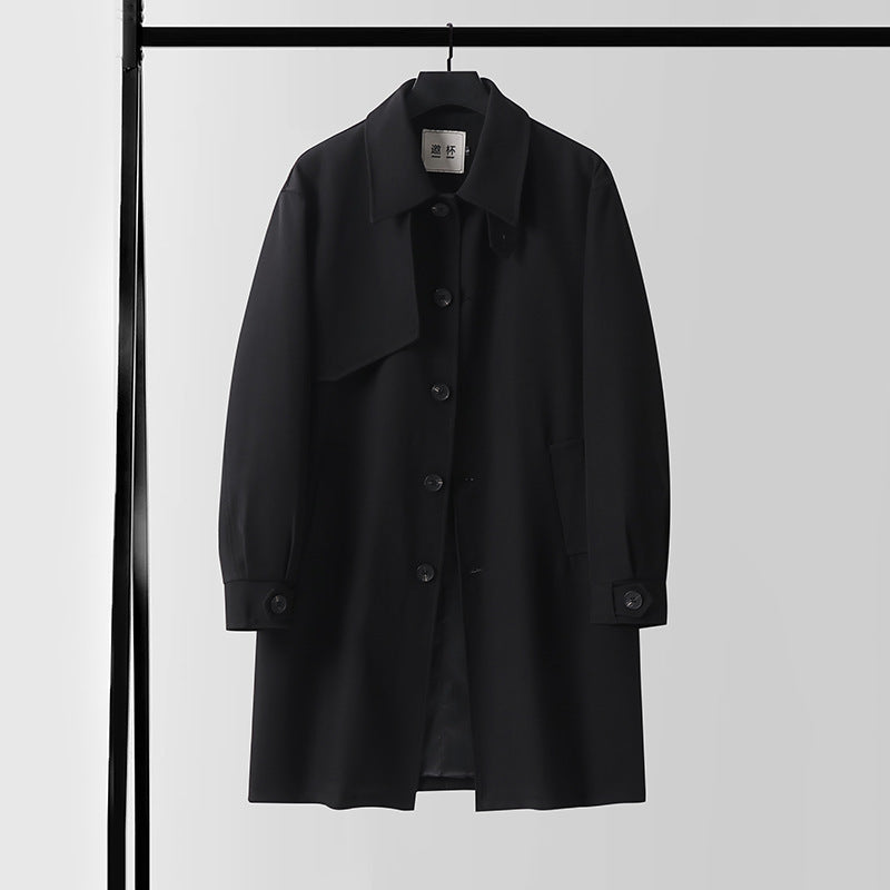 Herren Moderner minimalistischer Trenchcoat mit asymmetrischer Schulterklappe und knielanger Silhouette Nord Taschen