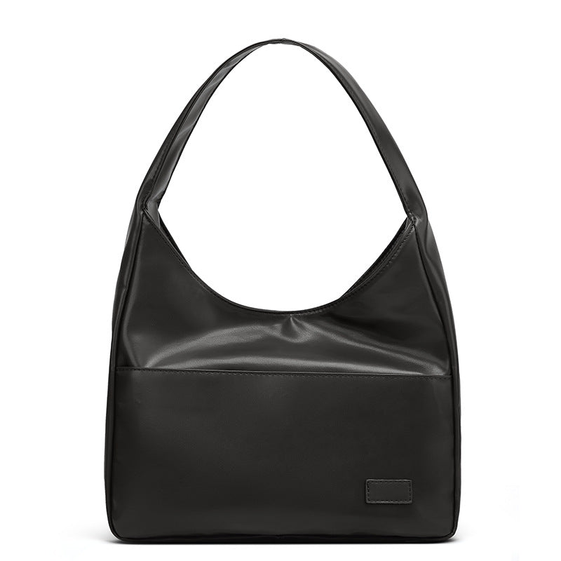 Damen Hobo-Tasche aus glattem Kunstleder mit praktischen Außentaschen Nord Taschen