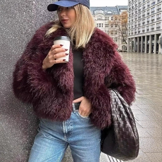 Damen Kurzjacke im Cropped‑Schnitt aus fluffigem Hochflor‑Faux‑Fur mit tiefem Schalkragen Nord Taschen