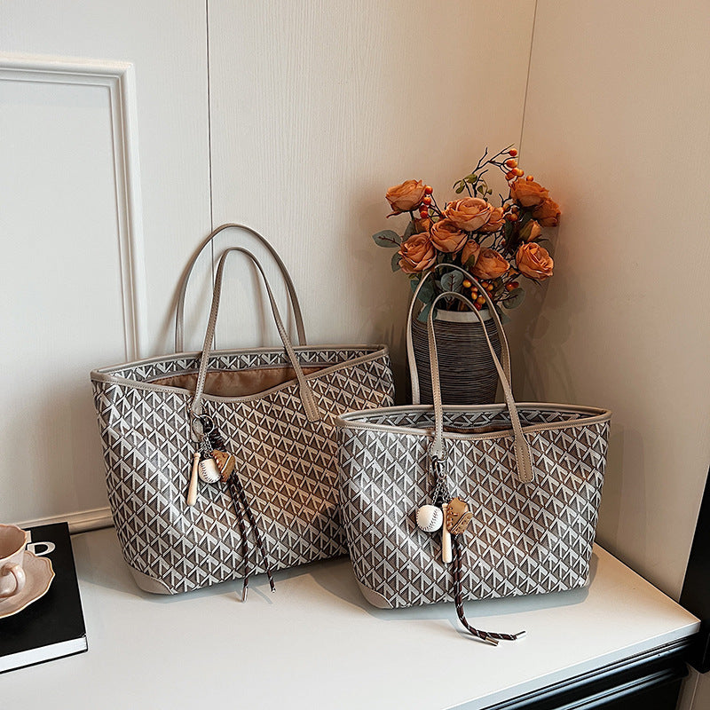 Damen geräumige Einkaufstasche mit modernem geometrischem Muster Nord Taschen