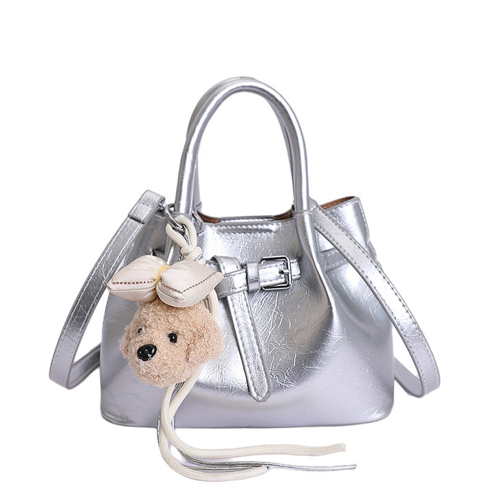 Damen praktische Handtasche mit verspieltem Tieranhänger Nord Taschen