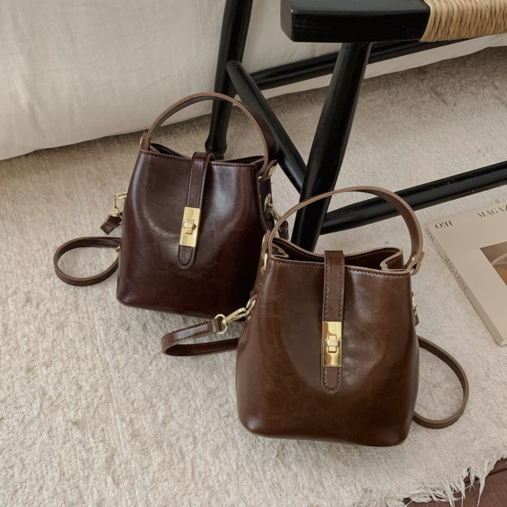 Damen Beuteltasche mit stilvollem Design und praktischem Trageriemen Nord Taschen