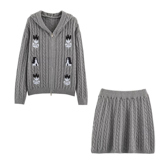 Damen Zweiteiliges Strick-Set mit Zipper-Kapuzenjacke und kurzem Zopfmuster-Rock Nord Taschen