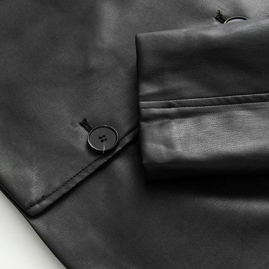 Damen kurze Kunstleder‑Trenchjacke mit Taillengürtel und Schultercape Nord Taschen