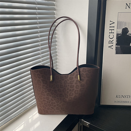 Damen Shopper-Tasche mit stilvollem Leopardenmuster und eleganten Verzierungen Nord Taschen