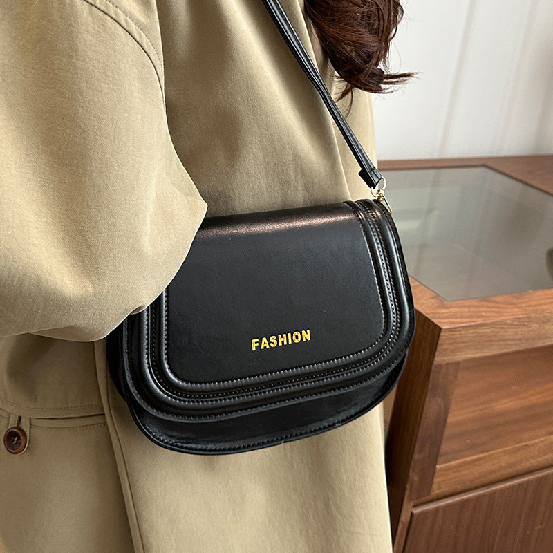 Damen Umhängetasche aus hochwertigem Kunstleder mit elegantem Klappenverschluss Nord Taschen