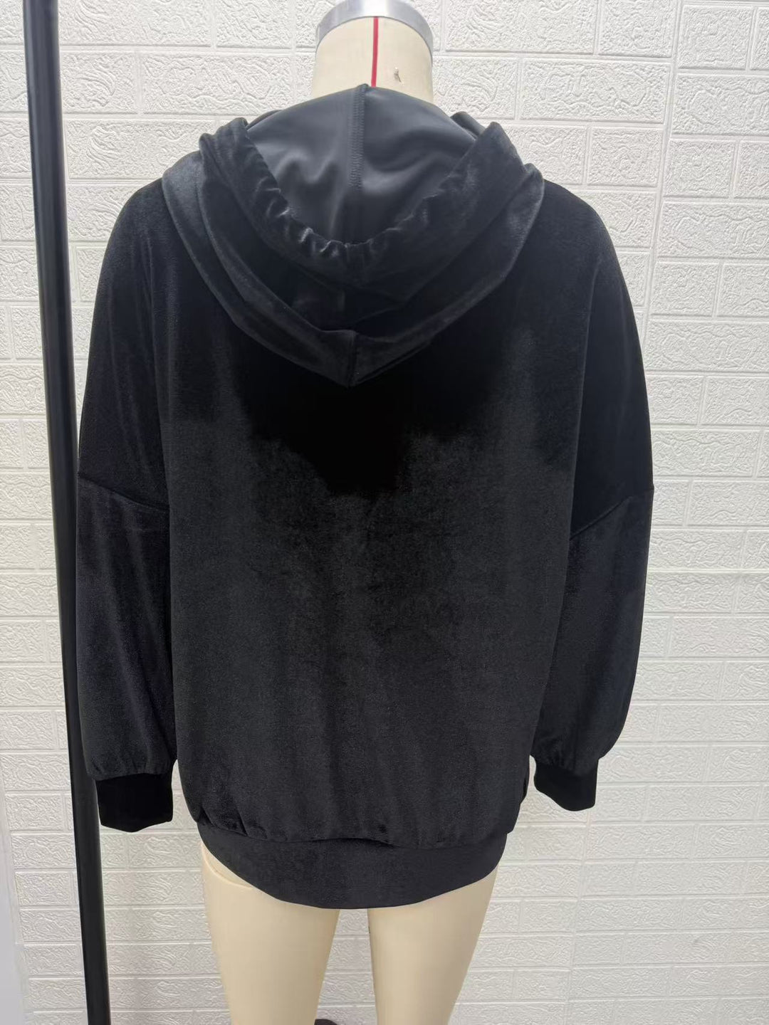 Damen Kuscheliger Samt-Kapuzenpullover im Oversize-Schnitt Nord Taschen