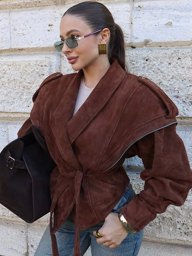 Damen Veloursleder‑Wickeljacke mit breitem Schalkragen und Taillengürtel Nord Taschen