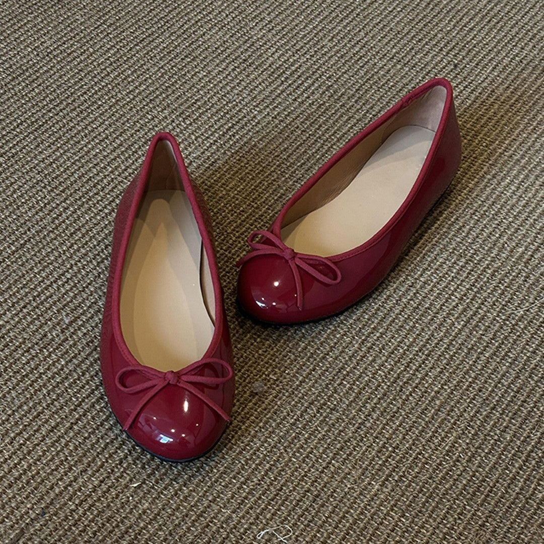 Damen Ballerinas aus glänzendem Leder mit verspieltem Schleifendetail