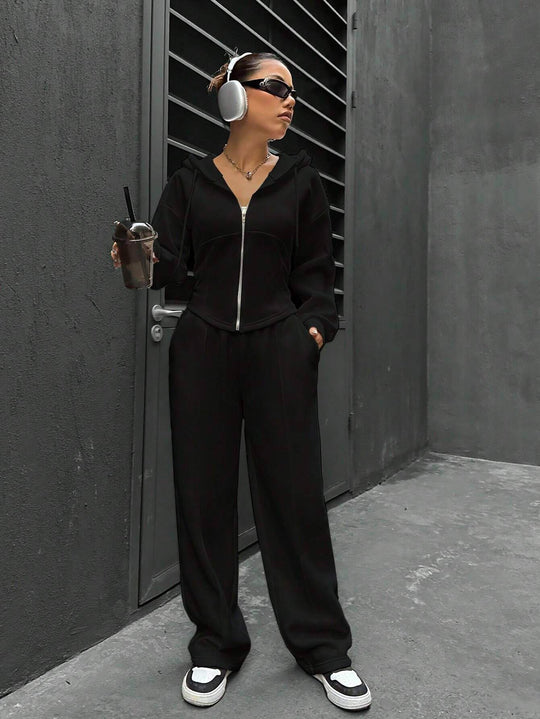 Damen Loungewear-Set mit taillierter Kapuzenjacke und weiter Fleece-Joggingshose Nord Taschen