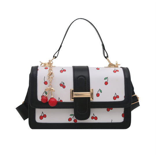 Damen Umhängetasche mit fruchtigem Kirschmotiv und schickem Anhänger Nord Taschen