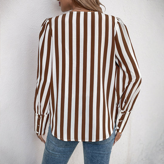 Damen Elegante gestreifte Bluse mit Knopfdetails Nord Taschen