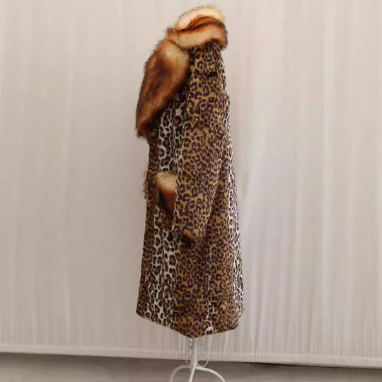Damen Langer Kunstfellmantel im Leopardprint mit großem Pelzkragen und Taschenbesatz Nord Taschen