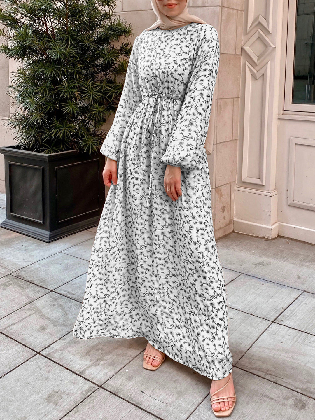 Damen Elegantes Maxikleid mit floralen Mustern Nord Taschen