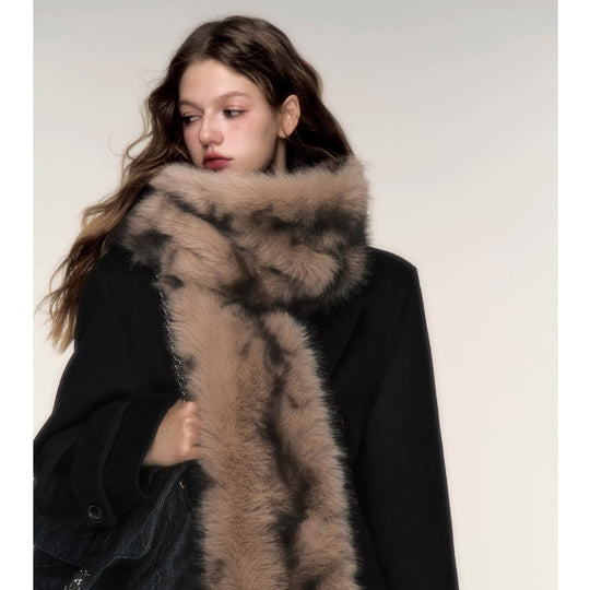 Damen Luxuriöse lange Kunstpelzstola mit Musteroptik und voluminöser Struktur Nord Taschen