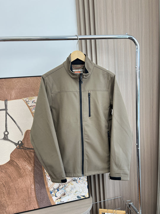 Herren Softshell‑Jacke mit Stehkragen, wasserabweisender Funktion und Reißverschlusstaschen Nord Taschen