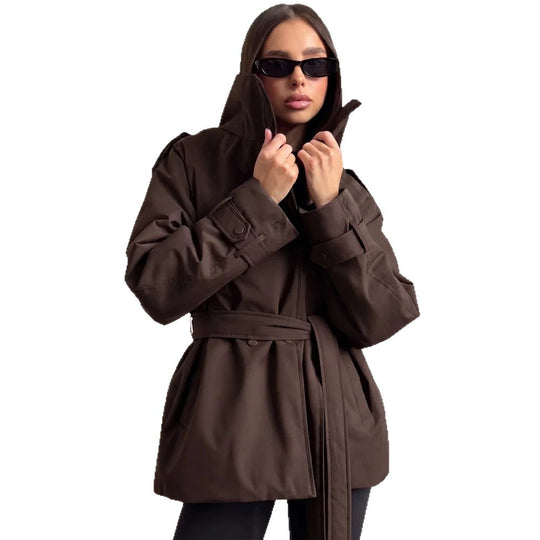 Damen Kurzer technischer Trench mit hoher Kragenblende, doppelter Druckknopfleiste und taillierendem Bindegürtel Nord Taschen