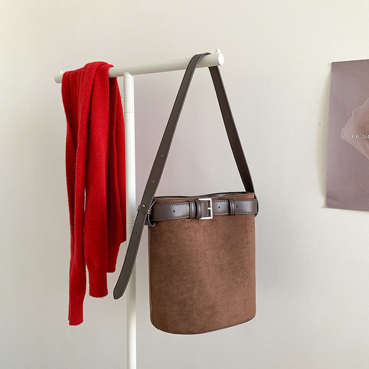 Damen Hobo-Tasche mit luxuriösem Wildleder und verstellbarem Gurt Nord Taschen