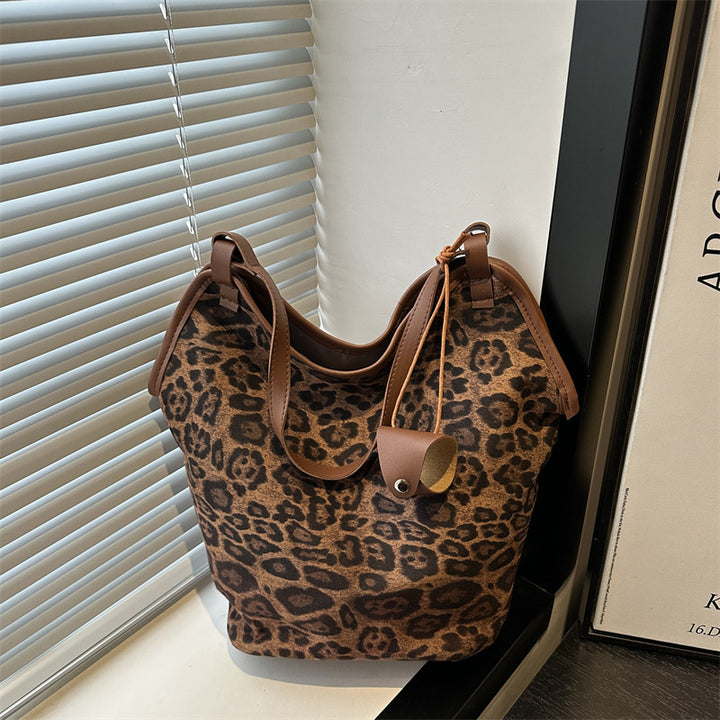 Damen Hobo-Tasche im eleganten Leopardenmuster Nord Taschen