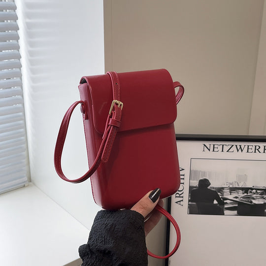 Damen Umhängetasche aus hochwertigem Kunstleder mit verstellbarem Schulterriemen Nord Taschen
